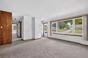 916 Jefferson St, West Bend, WI 53090 - Photo 6