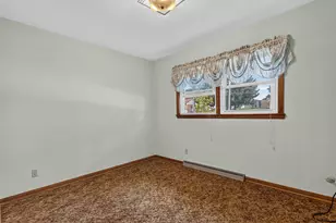 916 Jefferson St, West Bend, WI 53090 - Photo 16