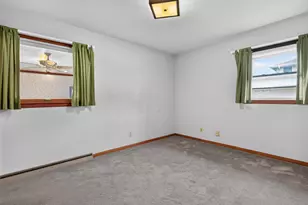 916 Jefferson St, West Bend, WI 53090 - Photo 12