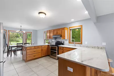 W248S6006  Deerfield Cir, Waukesha, WI 53189 - Photo 8