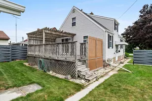 2600 Jackson St, Two Rivers, WI 54241 - Photo 4