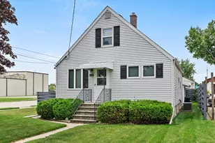 2600 Jackson St, Two Rivers, WI 54241 - Photo 2