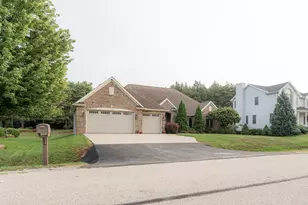 5020 Pine Tree Cir, Racine, WI 53402 - Photo 4