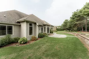 5020 Pine Tree Cir, Racine, WI 53402 - Photo 8