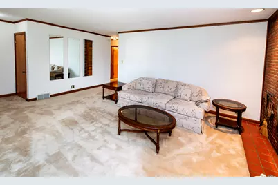 755  Adelmann Ave, Brookfield, WI 53045 - Photo 10