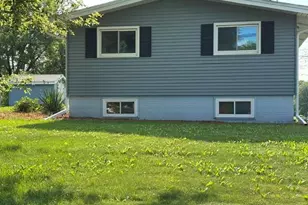 125 E Spaulding St, Watertown, WI 53098 - Photo 2