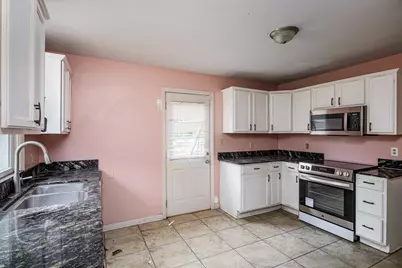 1309  Villa St, Racine, WI 53403 - Photo 8