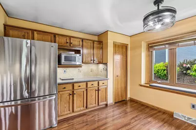 W235N6482  Outer Circle Dr, Sussex, WI 53089 - Photo 14