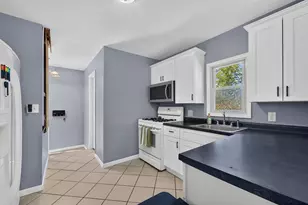 2018 Cleveland Ave, Racine, WI 53405 - Photo 4