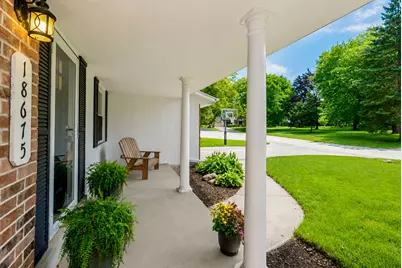 18675  Anita Ct, Brookfield, WI 53045 - Photo 2