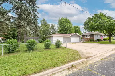 619  Phoenix St, Delavan, WI 53115 - Photo 36