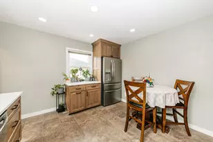 1332 S 94th St, West Allis, WI 53214 - Photo 6