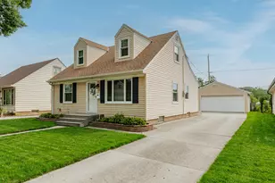 1332 S 94th St, West Allis, WI 53214 - Photo 30