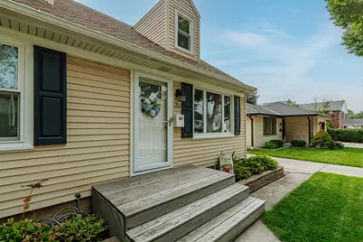 1332 S 94th St, West Allis, WI 53214 - Photo 2