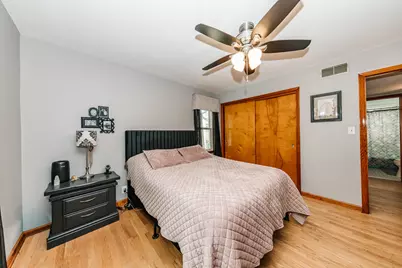 1332 S 94th St, West Allis, WI 53214 - Photo 12