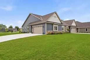 627 Lambert Ct, Slinger, WI 53086 - Photo 1