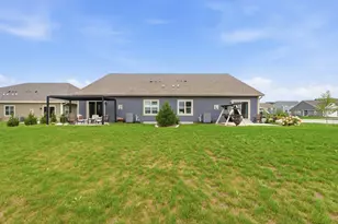 627 Lambert Ct, Slinger, WI 53086 - Photo 44