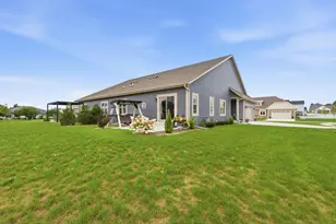 627 Lambert Ct, Slinger, WI 53086 - Photo 42
