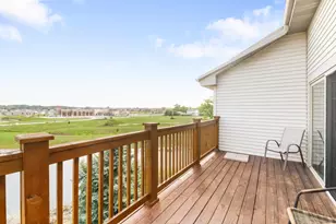 W197N16879 Stonewall Dr, Jackson, WI 53037 - Photo 12