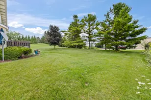 1135 Ellys Way, Slinger, WI 53086 - Photo 10