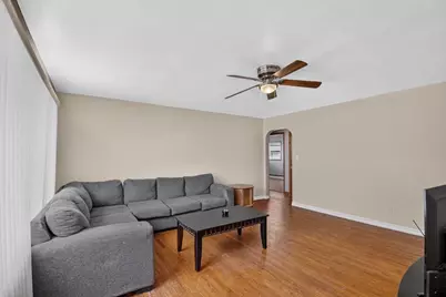 925  Lockwood Ave, Racine, WI 53403 - Photo 4