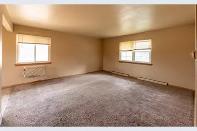 7712 W Morgan Ave, Milwaukee, WI 53220 - Photo 14