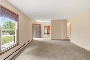 N68W15651 Chateau Dr, Menomonee Falls, WI 53051 - Photo 4