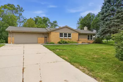 N68W15651  Chateau Dr, Menomonee Falls, WI 53051 - Photo 34