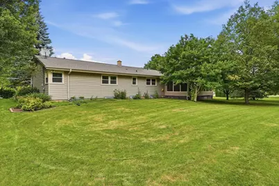 N68W15651  Chateau Dr, Menomonee Falls, WI 53051 - Photo 24