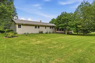 N68W15651 Chateau Dr, Menomonee Falls, WI 53051 - Photo 24
