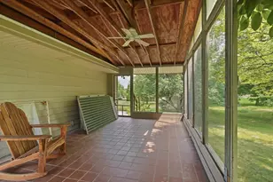 N68W15651 Chateau Dr, Menomonee Falls, WI 53051 - Photo 20