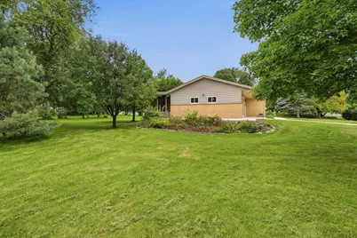 N68W15651  Chateau Dr, Menomonee Falls, WI 53051 - Photo 26