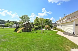 N108W15219 Bel Aire Ln, Germantown, WI 53022 - Photo 6
