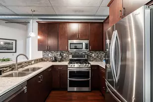 102 N Water St, Milwaukee, WI 53202 - Photo 16