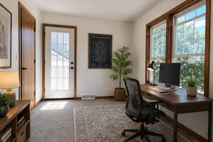 622 Lous Way, Slinger, WI 53086 - Photo 6