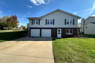 622 Lous Way, Slinger, WI 53086 - Photo 2