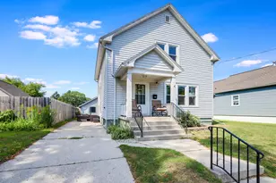 1606 Madison St, Manitowoc, WI 54220 - Photo 2