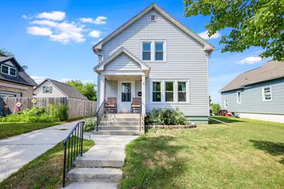 1606  Madison St, Manitowoc, WI 54220 - Photo 1