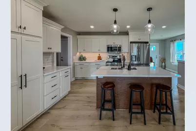 706  Johnson St, Watertown, WI 53094 - Photo 2
