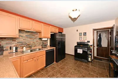 7308 W Congress St, Milwaukee, WI 53218 - Photo 8