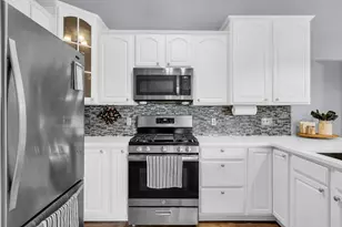 6631 Spring Hill Dr, Racine, WI 53406 - Photo 6