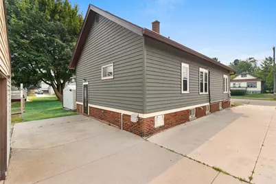 1133 S 20th St, Manitowoc, WI 54220 - Photo 40