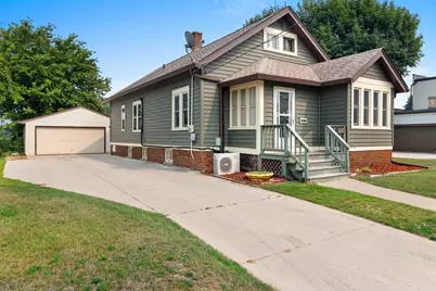 1133 S 20th St, Manitowoc, WI 54220 - Photo 2