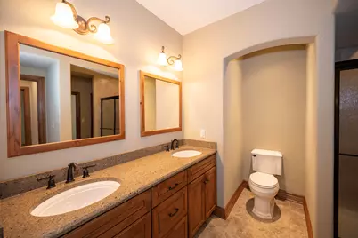 1512 W County Line Rd, Mequon, WI 53092 - Photo 48