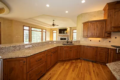 1512 W County Line Rd, Mequon, WI 53092 - Photo 14