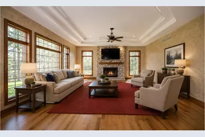 1512 W County Line Rd, Mequon, WI 53092 - Photo 12