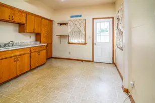 716 Glacier Rd, Pewaukee, WI 53072 - Photo 8