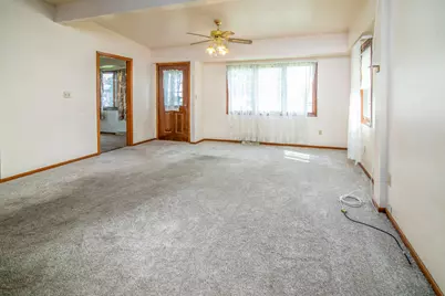 716  Glacier Rd, Pewaukee, WI 53072 - Photo 10
