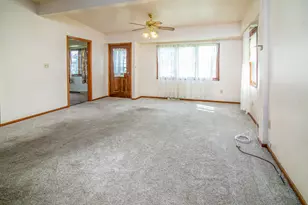 716 Glacier Rd, Pewaukee, WI 53072 - Photo 10