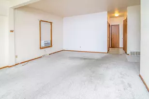 716 Glacier Rd, Pewaukee, WI 53072 - Photo 12